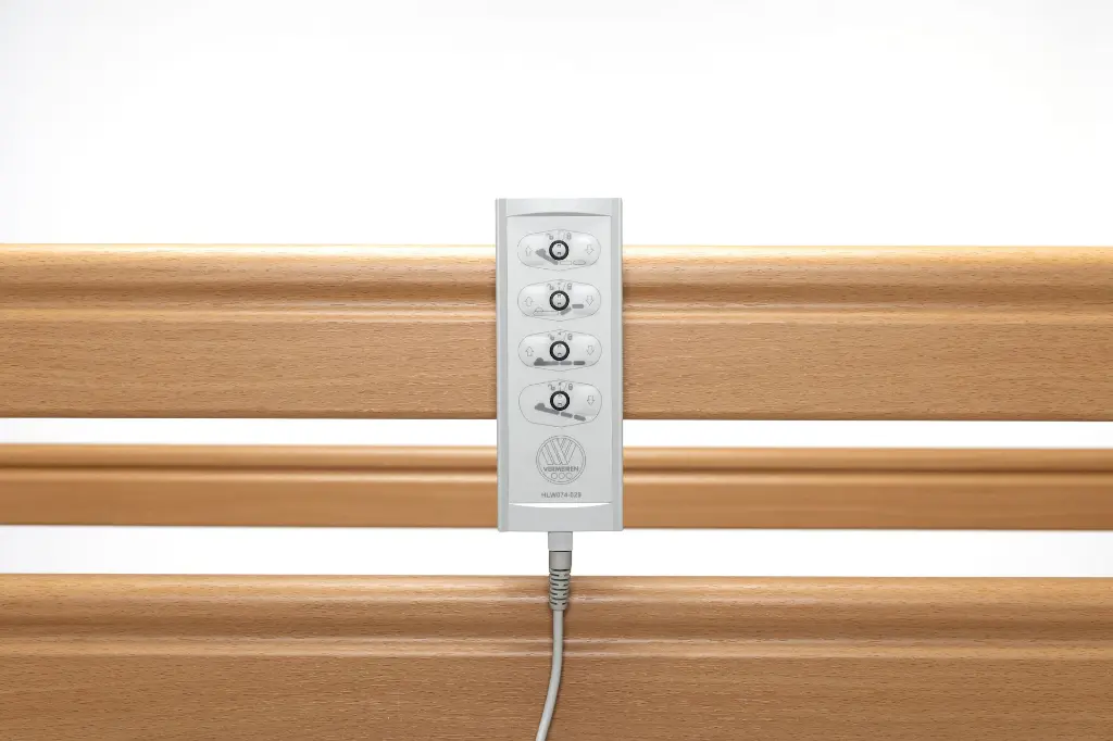 Club - Controller detail.webp